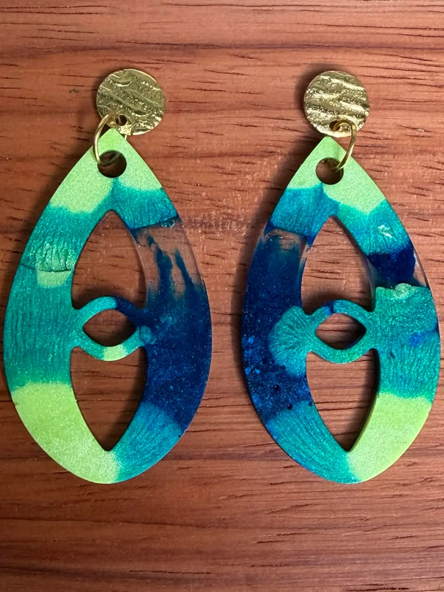 Boucles d'oreille fluos
